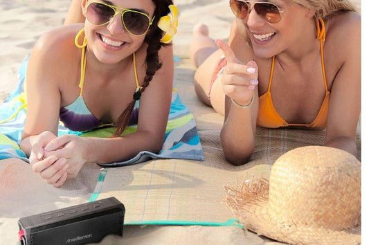 Los 5 mejores gadgets para la playa - Redlemon