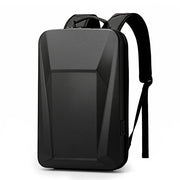 Mochila rígida negra para laptop con cubierta geométrica, asa superior y correas acolchadas