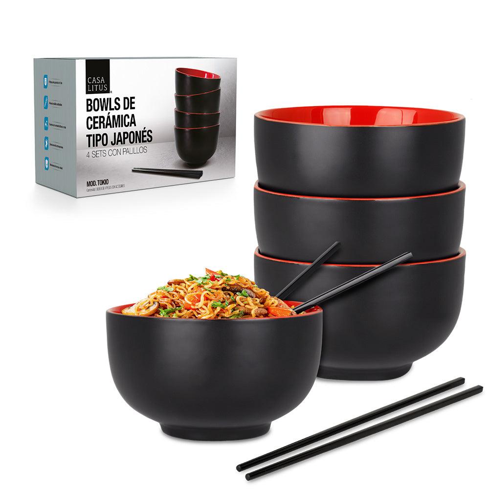 Set Casa Litus de cuatro bowls negros con interior rojo, palillos y ramen servido