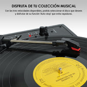 Brazo y aguja del tocadiscos Akane sobre un disco de vinilo con función auto-stop