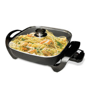 Sartén eléctrico Redlemon de 4.5 litros con tapa de vidrio y pasta en su interior